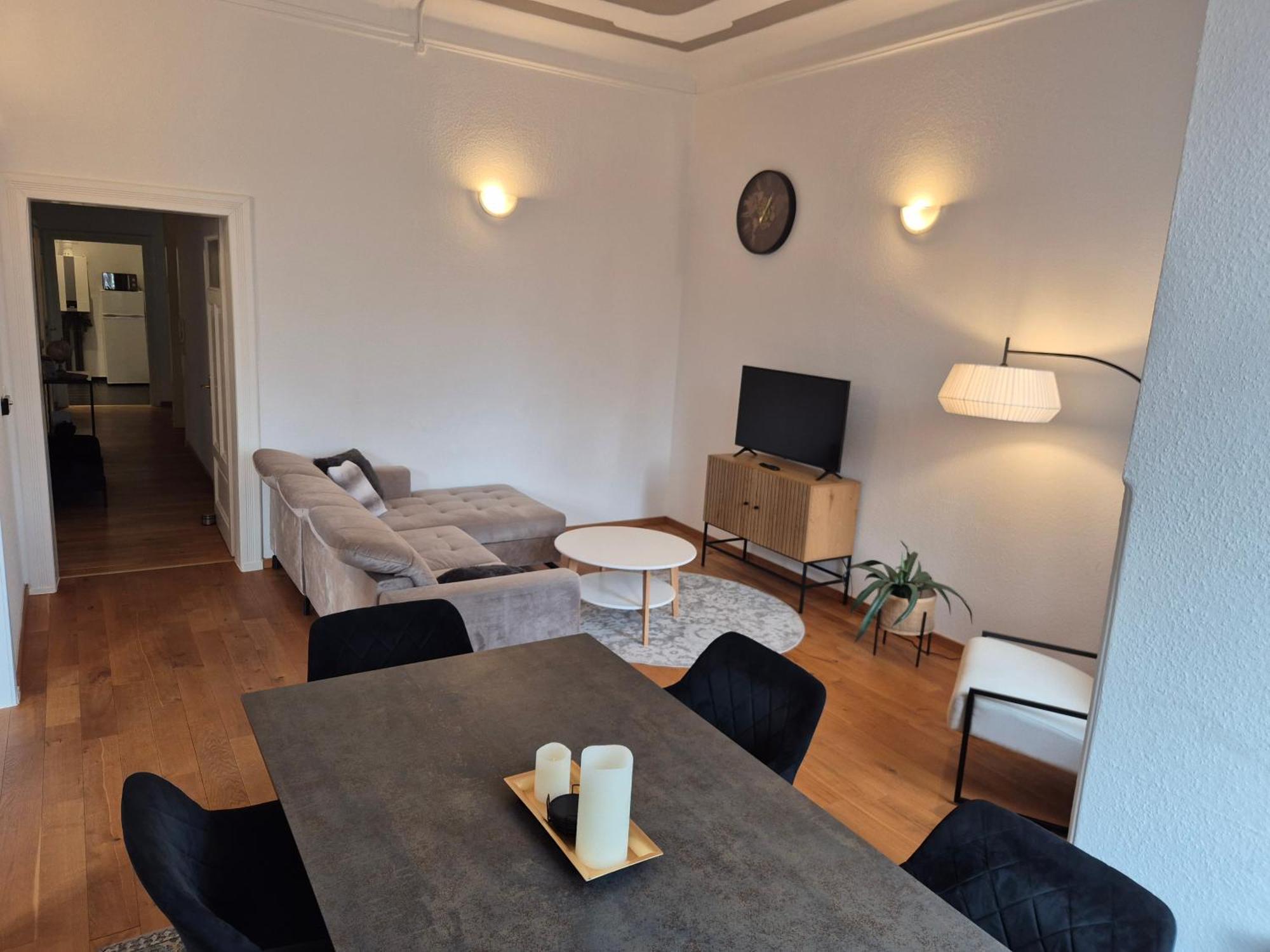 Homey Park Apartment *